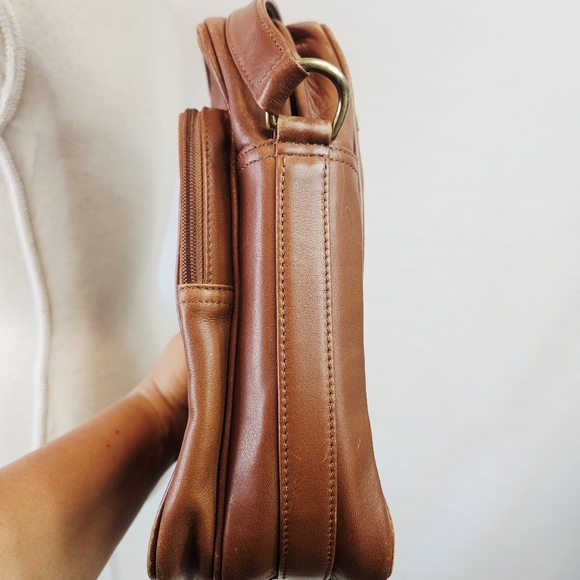 Vintage Coach Leather Shoulder Bag 0593 - Picture 11 of 15